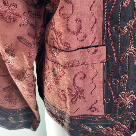 Her Style Boutique Fit for All Embroidered Vintage Style 100% Cotton Jacket - Picture 3 of 9